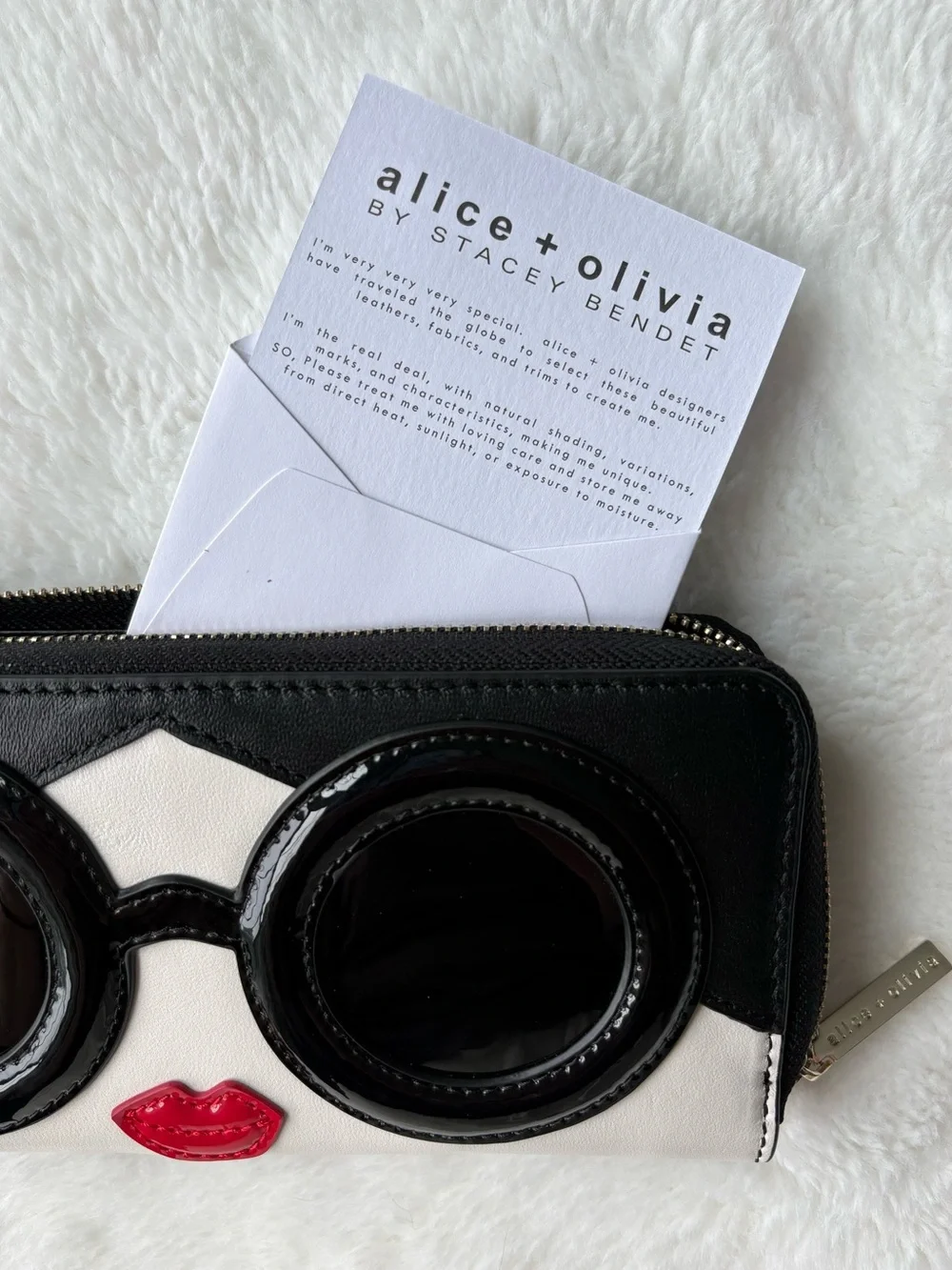 Alice + Olivia Stace Face Zip Wallet, New! - Picture 3 of 7